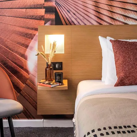 Novotel Vaugirard Montparnasse Hotel 4*