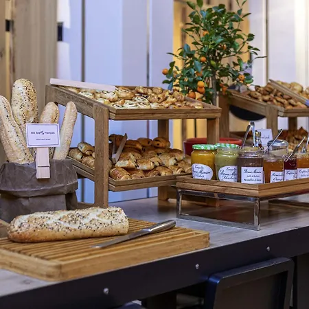 Novotel Vaugirard Montparnasse Hotel 4*