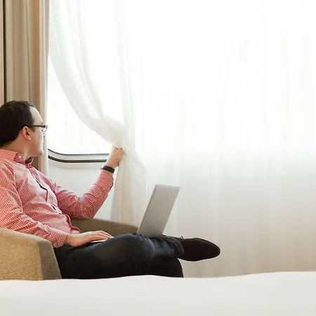 Novotel Vaugirard Montparnasse Hotel 4*