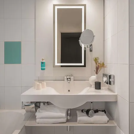 Novotel Vaugirard Montparnasse Hotel 4*